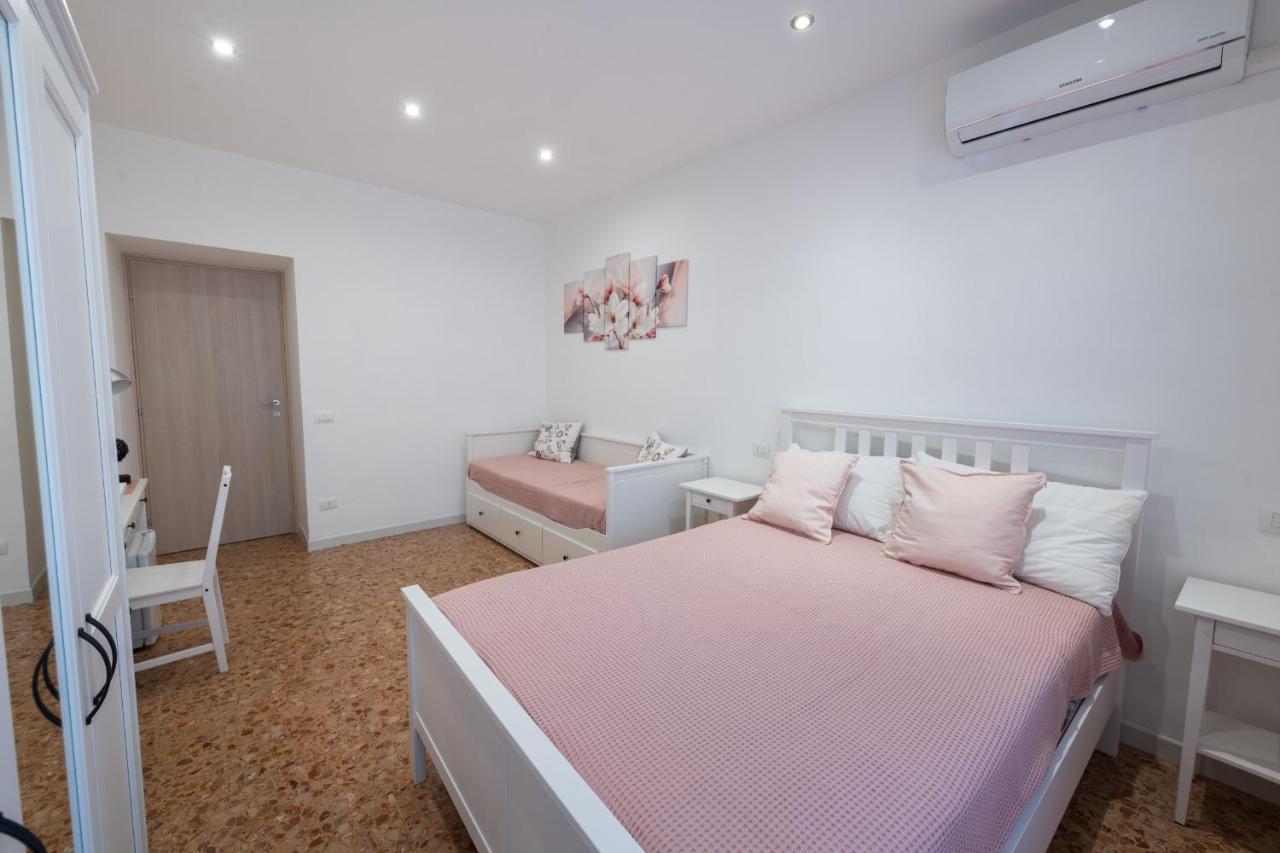 Casa Rosa Beige E Blu Apartment Roma Ngoại thất bức ảnh